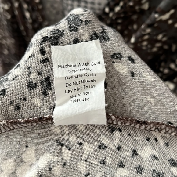 Cabi Long Sleeve Brown & Black Abstract Print Belted Mock Wrap Dress Siz…‎ - Picture 4 of 7